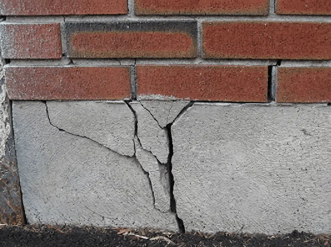 Concrete foundation with serious structural damage in Minneapolis, MN